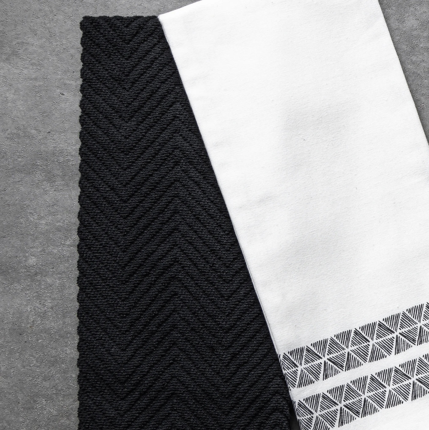 Kitchen Towels, Black and White Triangle Pattern, 4-Pack Set, for Drying Dishes, Wiping Counters and Everyday Kitchen Cleaning