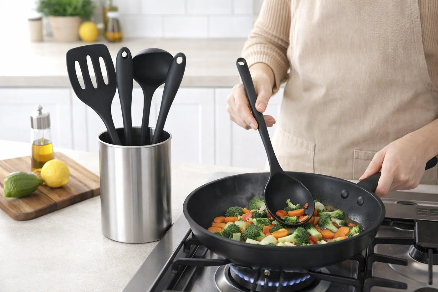 Silicone Spatula Set, 5-Piece Black Cooking Utensils Set with Turner, Spoon and Ladle, Heat Resistant Kitchen Tools for Nonstick Cookware, Easy Clean