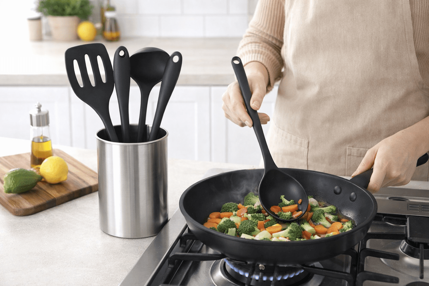 Silicone Spatula Set, 5-Piece Black Cooking Utensils Set with Turner, Spoon and Ladle, Heat Resistant Kitchen Tools for Nonstick Cookware, Easy Clean