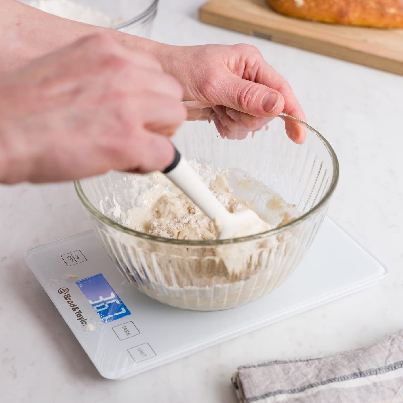Brod and Battery High Capacity Digital Kitchen Scale for Baking, Cooking, Meal Prep, and Other Measurement