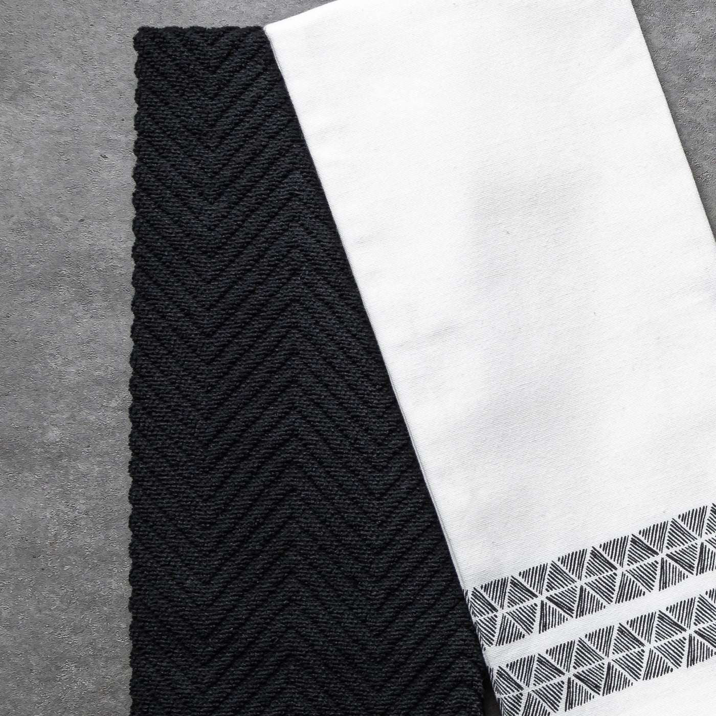 Kitchen Towels, Black and White Triangle Pattern, 4-Pack Set, for Drying Dishes, Wiping Counters and Everyday Kitchen Cleaning