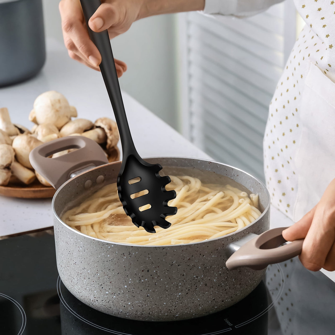 Silicone Kitchen Utensils Set, 600°F Heat Resistant Silicone Cooking Utensils, Spatula, Spoon, Whisk, Tongs